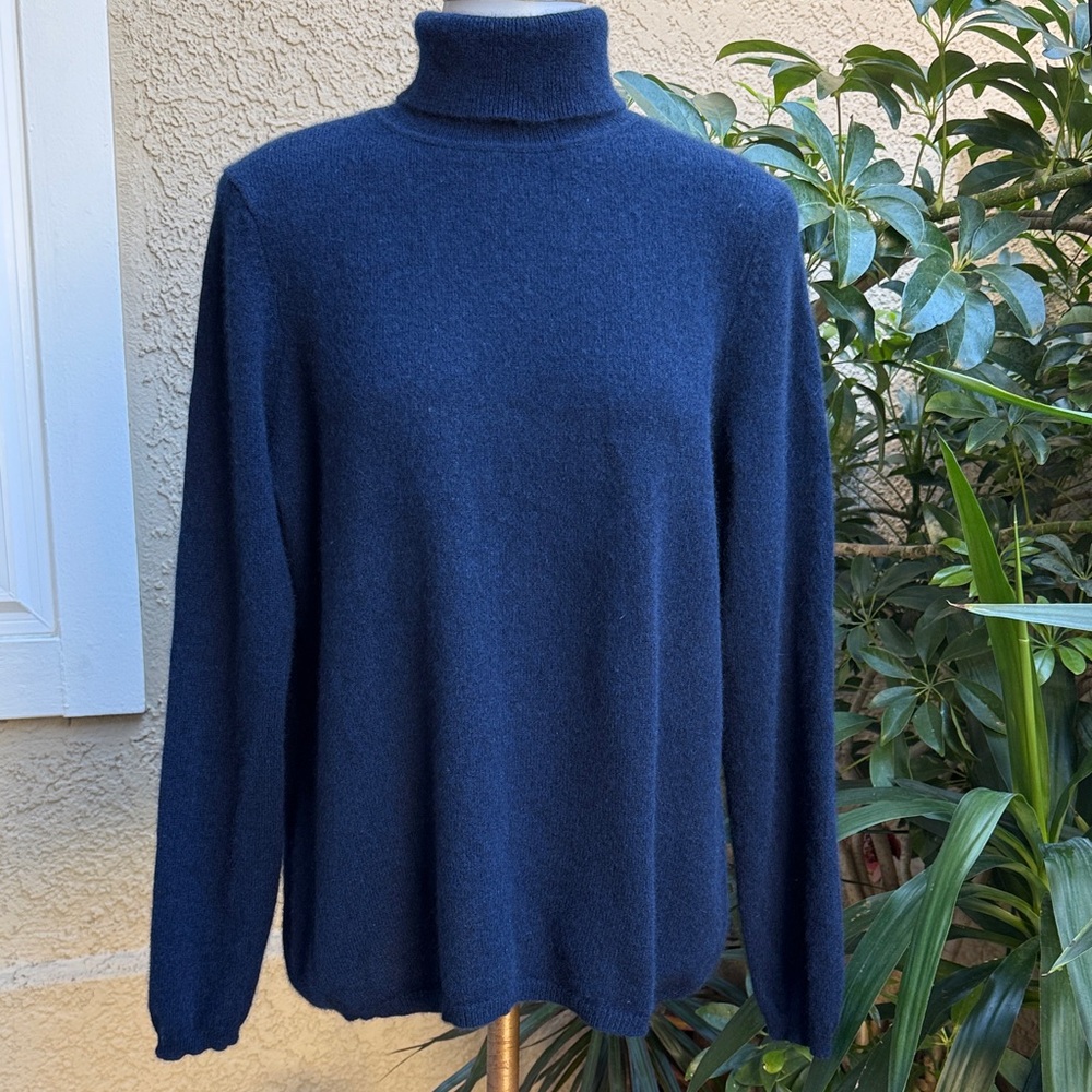 Vintage Navy Blue Charter Club Luxury Cashmere Turtleneck Sweater
